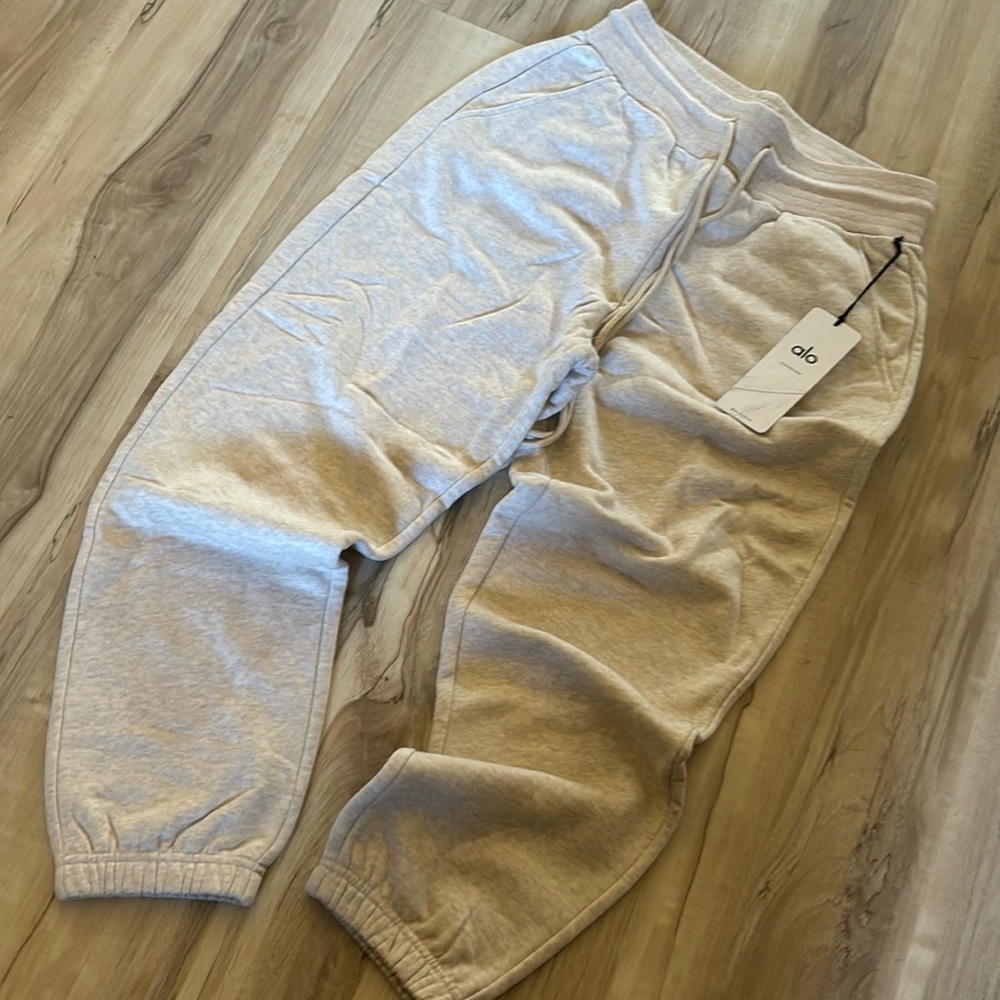 NWT ALO YOGA 7/8 EASY SWEATPANT